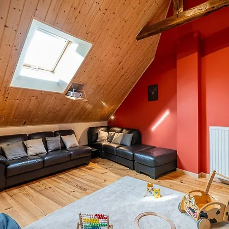 בית נופש Les Frangines סנט - הוברט